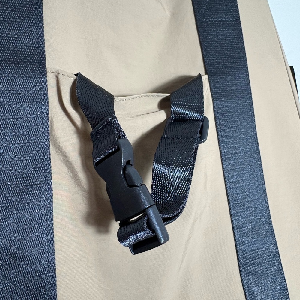 NWT LOLE Beige and Black Unisex Tote Bag with Shoulder Strap and Zip Bag - Picture 5 of 12